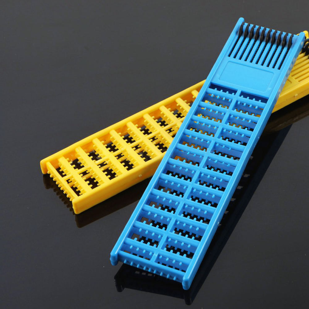 Plastic vise-organizer met vee - Fishing Equipment Essentials recensie en prijs